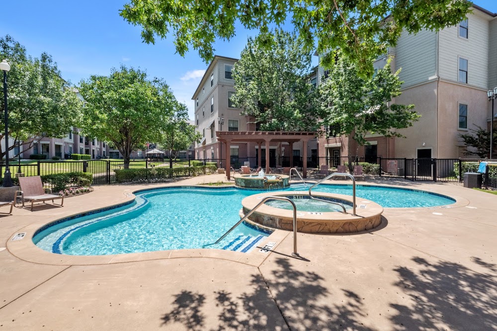 Plaza At Chase Oaks Apartments