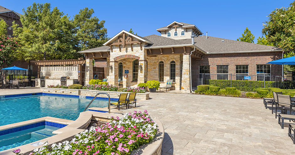 Retreat at Stonebridge Ranch Apartments